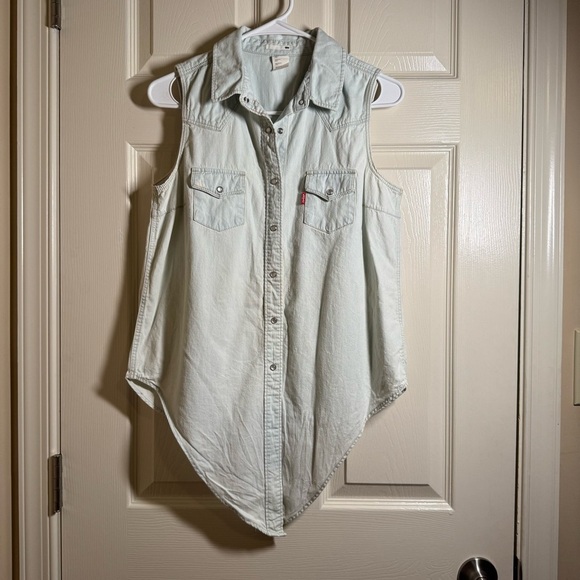 Levi's Y2K Light Blue Sleeveless Button-Down Denim Shirt - Picture 1 of 8